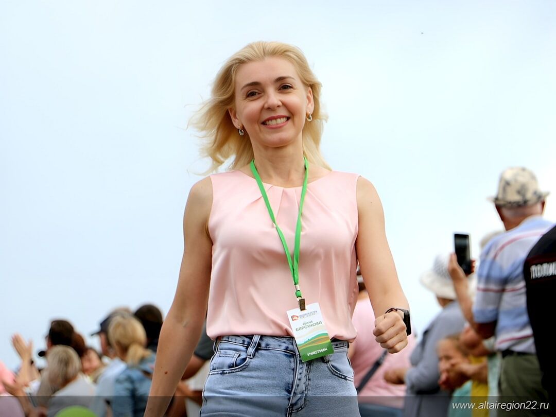 famous actress at environmental event